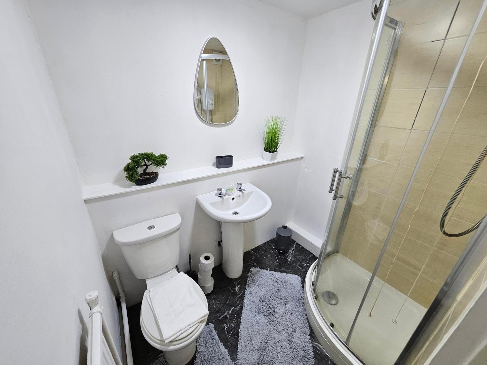 Furnished 1 Bedroom In Apartment Liverpool